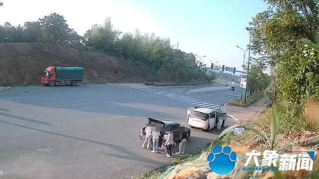 皇冠信用最新地址_暗访长沙地下代孕实验室:无牌车单日转运超10名女性进入