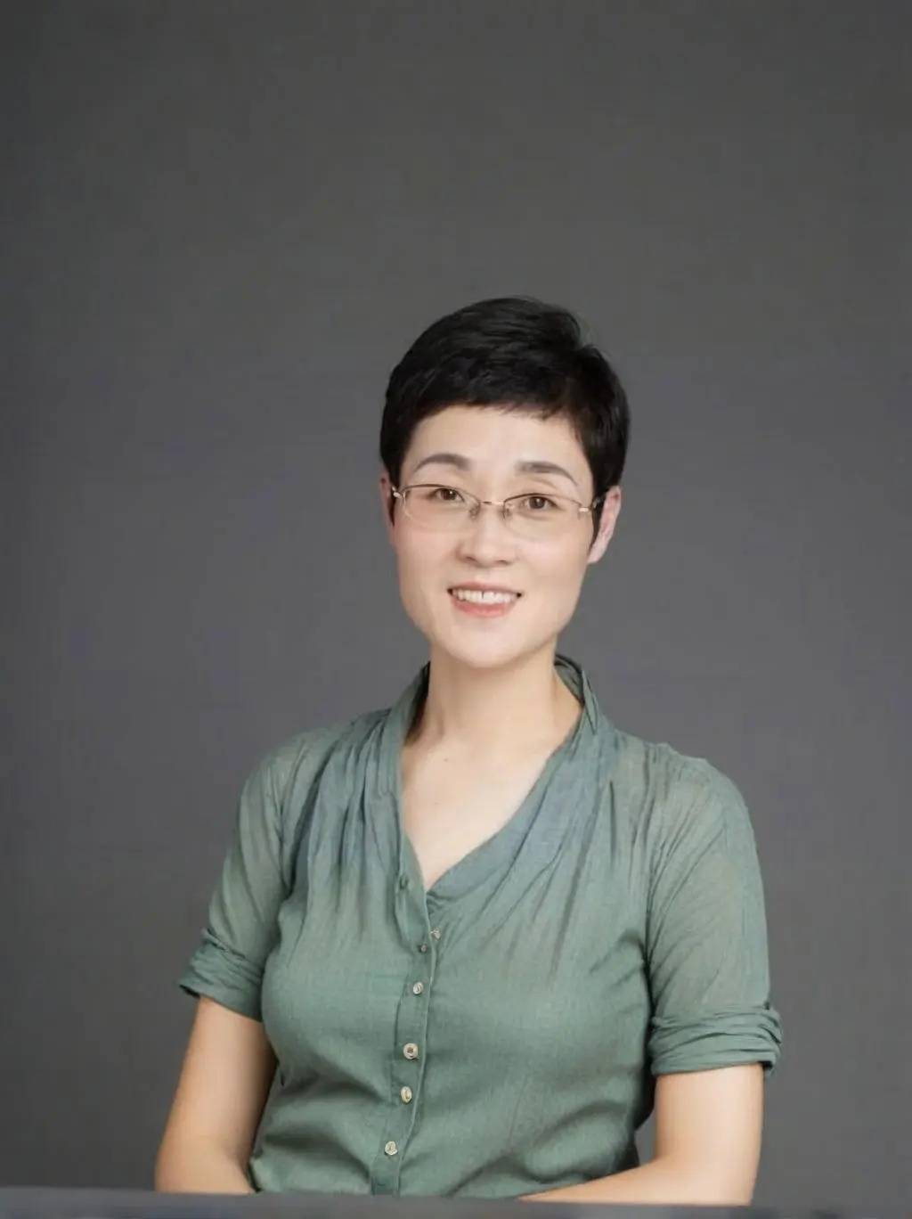 怎么开通皇冠信用开户_“刘晓艳发文”登热搜第一怎么开通皇冠信用开户,周思成再回应:可以学历、成绩一般,但不能学历造假