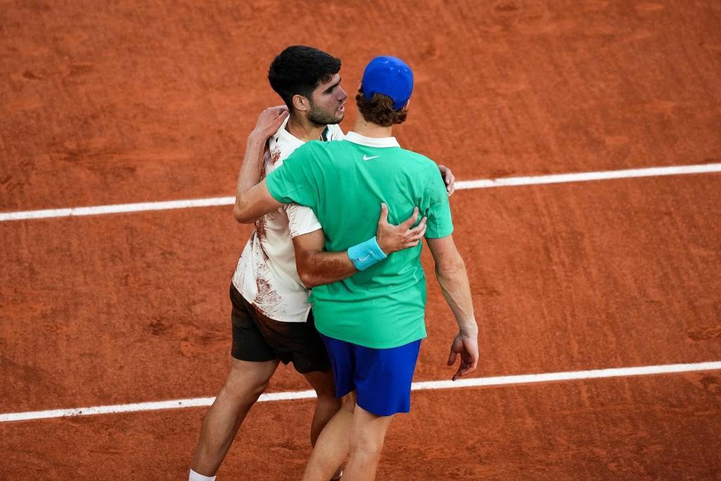 电竞足球平台_阿卡法网大逆转卫冕创纪录电竞足球平台，网坛迎来“辛卡决”的时代