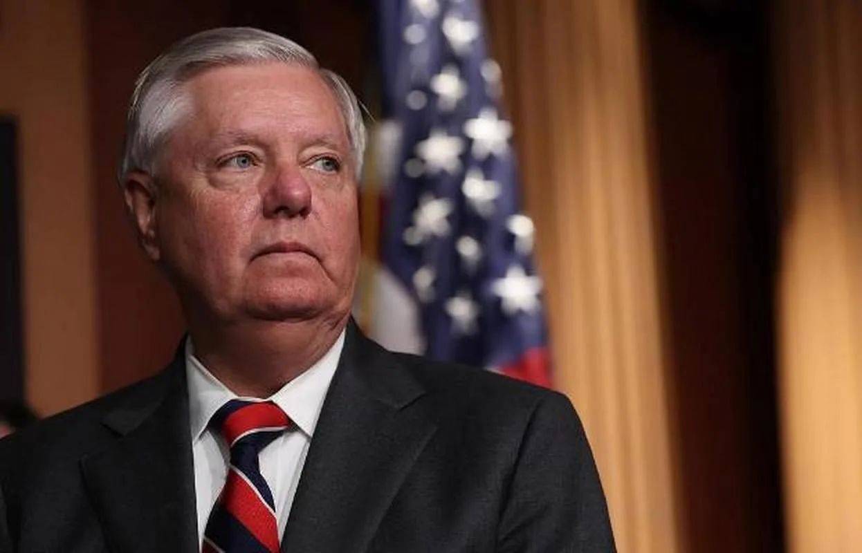 怎么申请皇冠信用网_特朗普同意怎么申请皇冠信用网，对中印加税500%！美议员大放厥词，这事跟普京有关？