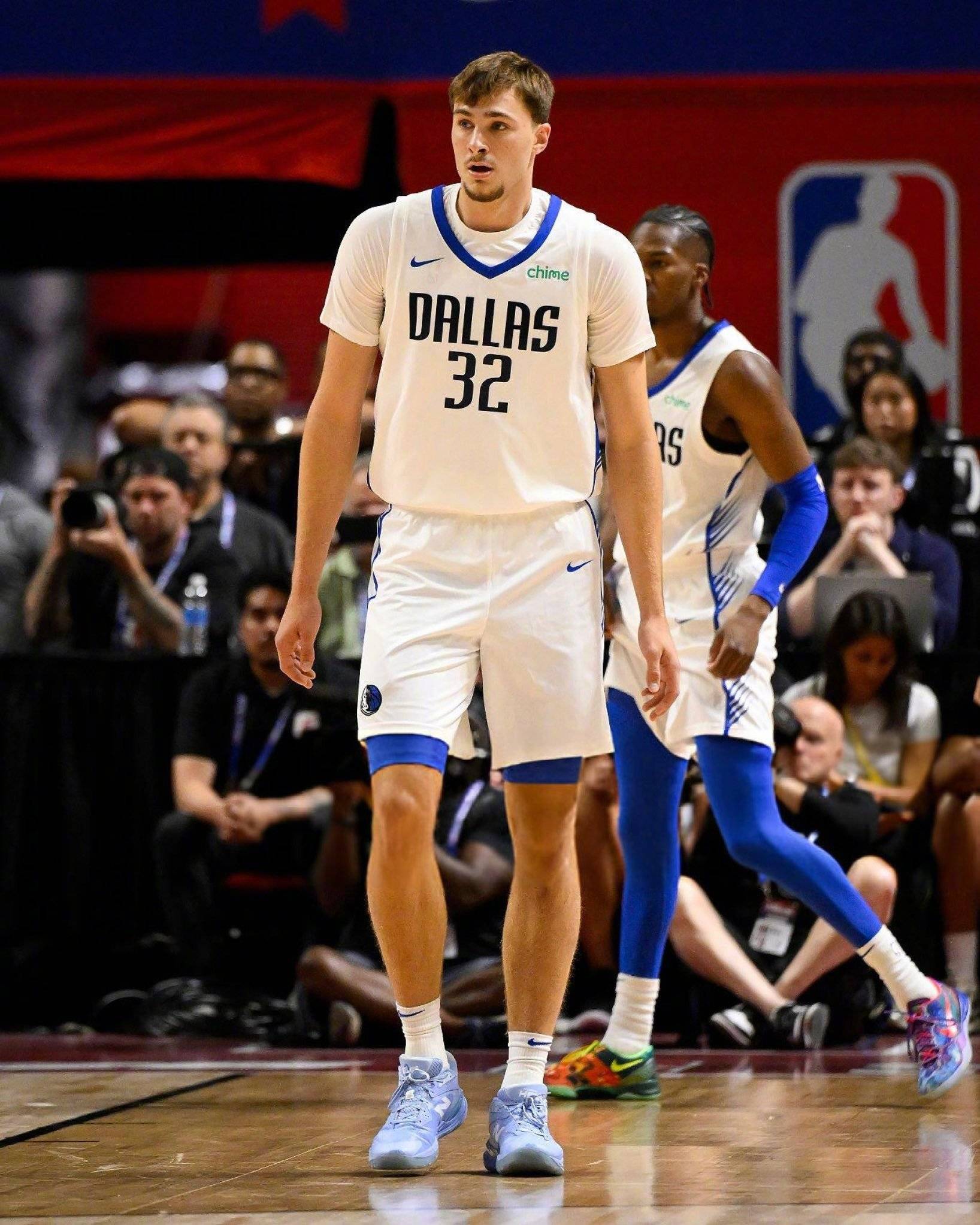 英格兰足球联赛_夏联首日综述：弗拉格10+6+4力擒湖人 榜眼探花同时缺阵