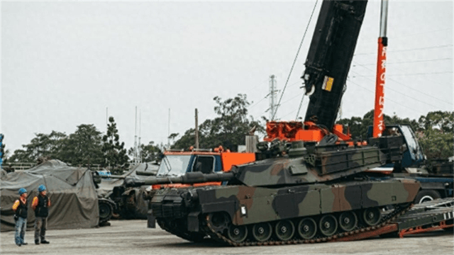 皇冠登1代理_脱下军服皇冠登1代理,400多名美军登陆台岛!不管谁来都挡不住解放军利剑