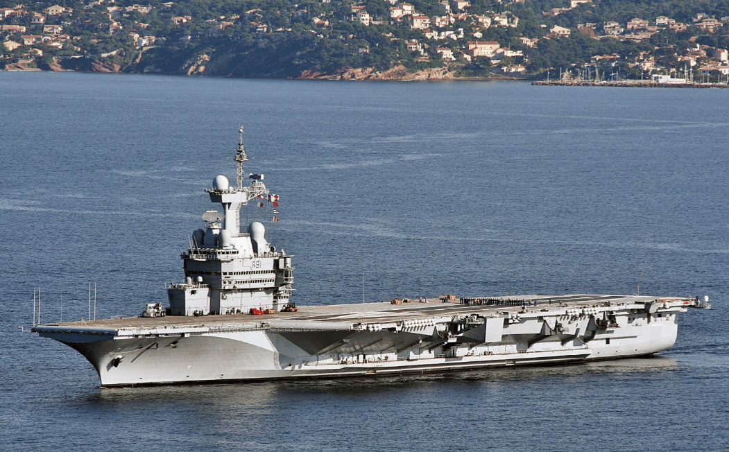 皇冠welcome注册账号_法国航母刚进入南海皇冠welcome注册账号,迎面遇上40艘中国军舰?法高官称做好开战准备,比美舰受尊重