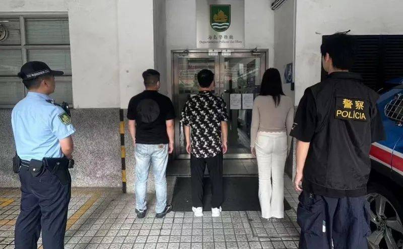 皇冠信用网代理出租_男子扮成女性在澳门卖淫皇冠信用网代理出租，两男子协助！长发背影照曝光