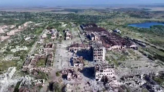 皇冠信用網怎么租_血战500天后皇冠信用網怎么租，乌东重镇升起俄罗斯国旗：北约32国只剩一个选择