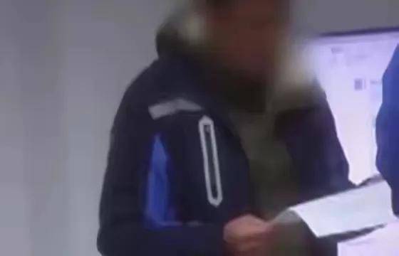 大连英博vs成都蓉城_拔几个插头收费300元大连英博vs成都蓉城!男子质疑啄木鸟“维修刺客”:他就没有修