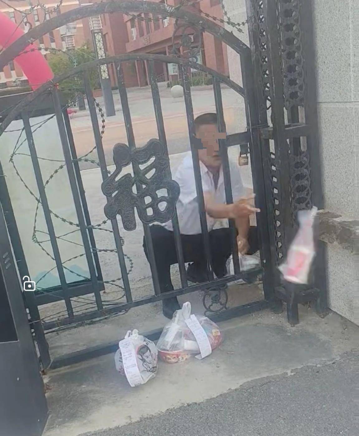 挪威v摩尔多瓦_河北石家庄一学校工作人员扔学生外卖挪威v摩尔多瓦？教育局：正调查核实