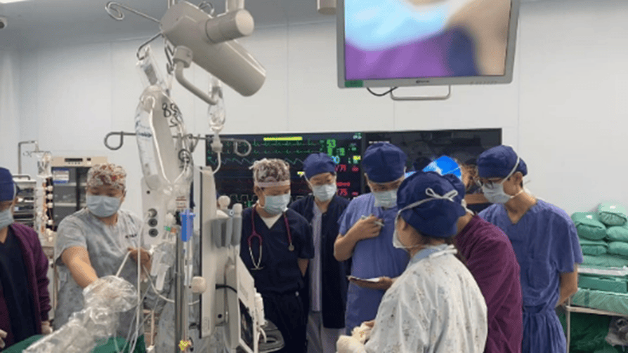 皇冠登3代理申请_四川大学华西医院实现一次手术治疗三种复杂心血管疾病 国内无公开类似病例
