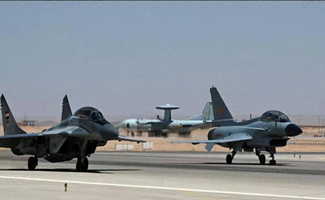 如何申请到皇冠信用網_中国歼-10C机群飞越红海如何申请到皇冠信用網，西方雷达竟毫无反应！印尼马上宣布采购42架