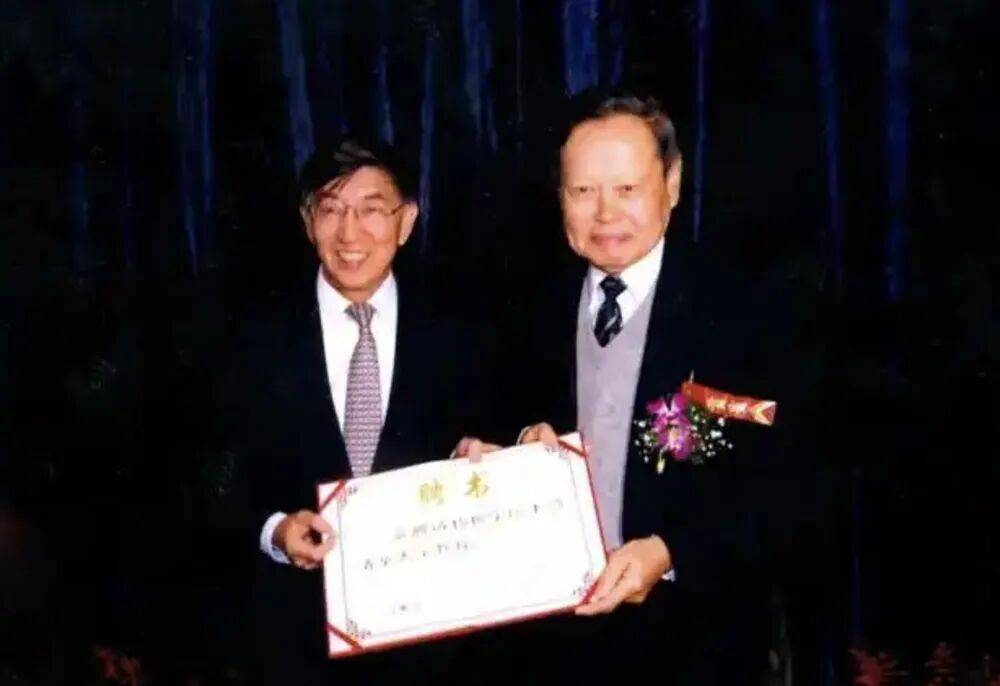 皇冠信用網代理如何申请_“大先生”千古皇冠信用網代理如何申请，杨振宁的一生