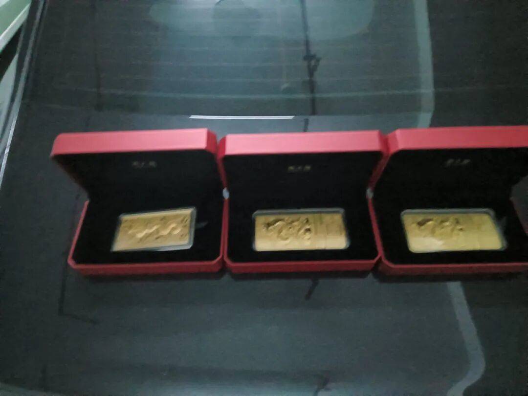 皇冠信用网代理怎么申请
_股市套现170万元后皇冠信用网代理怎么申请
,杭州男子豪购300克金条!老板当场报警……