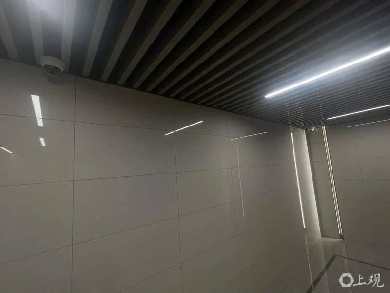 信用網怎么开户
_“我的隐私彻底没了”!上海有小区业主公共区域加装“私家监控”信用網怎么开户
,邻居:一家人日常行踪被全程记录