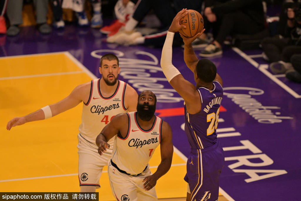 皇冠信用网最高占成_湖人遭重创!东契奇左腿挫伤退场皇冠信用网最高占成,JJ-雷迪克面临严峻考验