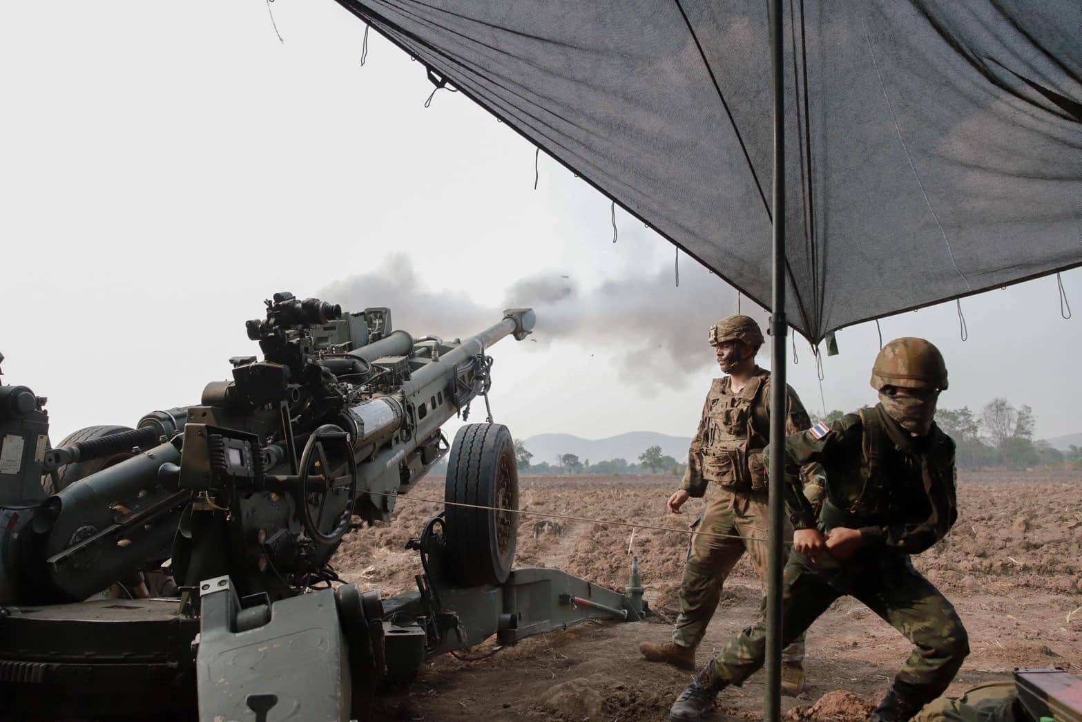 正版皇冠信用网代理_不给洪森父子拼命正版皇冠信用网代理,柬军跑了:泰国缴获中械摆一地,越南武器参战