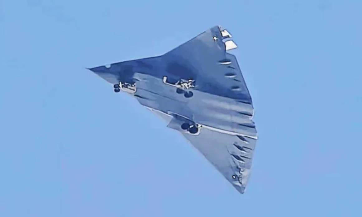 皇冠信用网登3代理注册_3架歼36皇冠信用网登3代理注册,10架歼-20A,076舰三机,鹰击20亮剑,美军摆烂不加班了