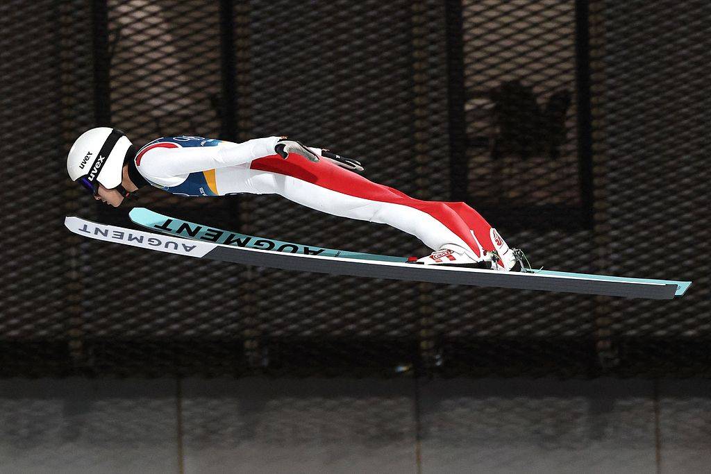 皇冠信用网正网_冬奥早报：自由式滑雪谷爱凌摘银 大跳台张小楠获第5