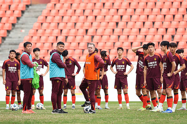 皇冠信用网登2代理申请_U19国足战平乌兹别克斯坦皇冠信用网登2代理申请,久尔杰维奇留在中国过春节