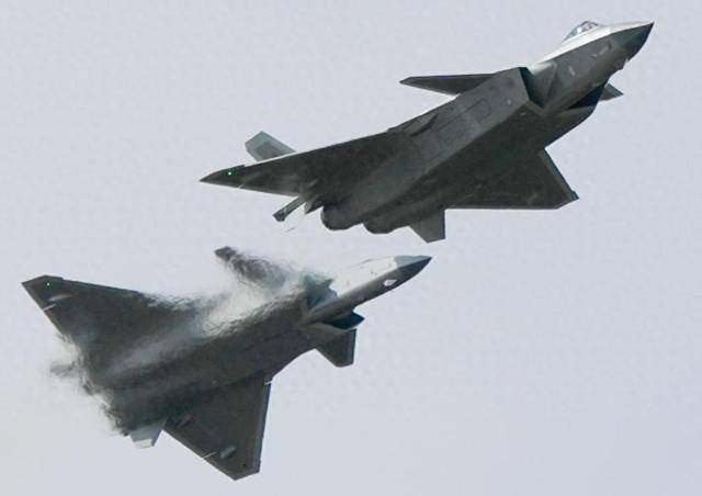 皇冠体育网_200架B-21+300架F-47！美智库：500架战机皇冠体育网，就能打到中国内陆