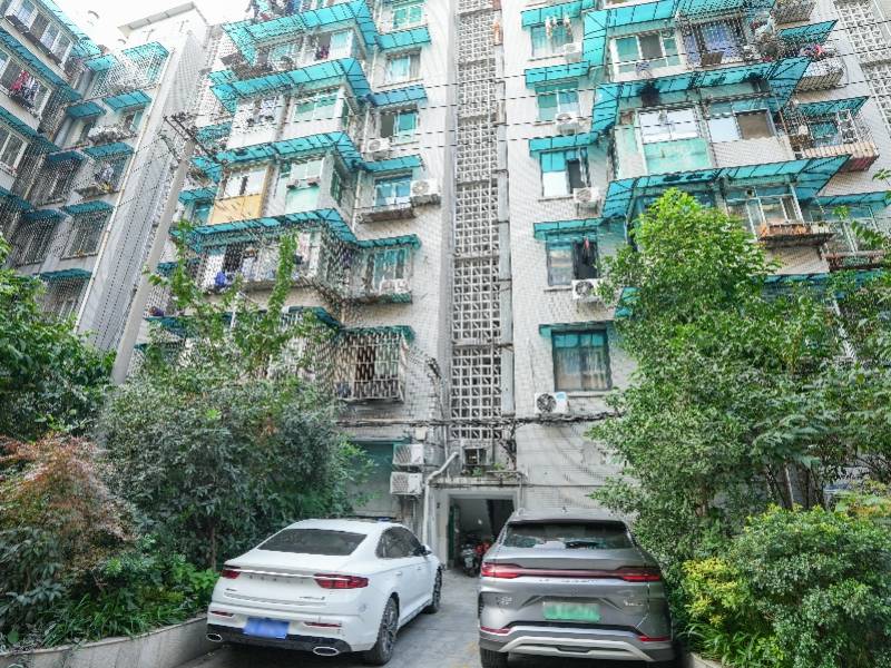 足球外围买球网站 _全国人大代表方燕：建议强制清退严重侵害业主利益的物业公司