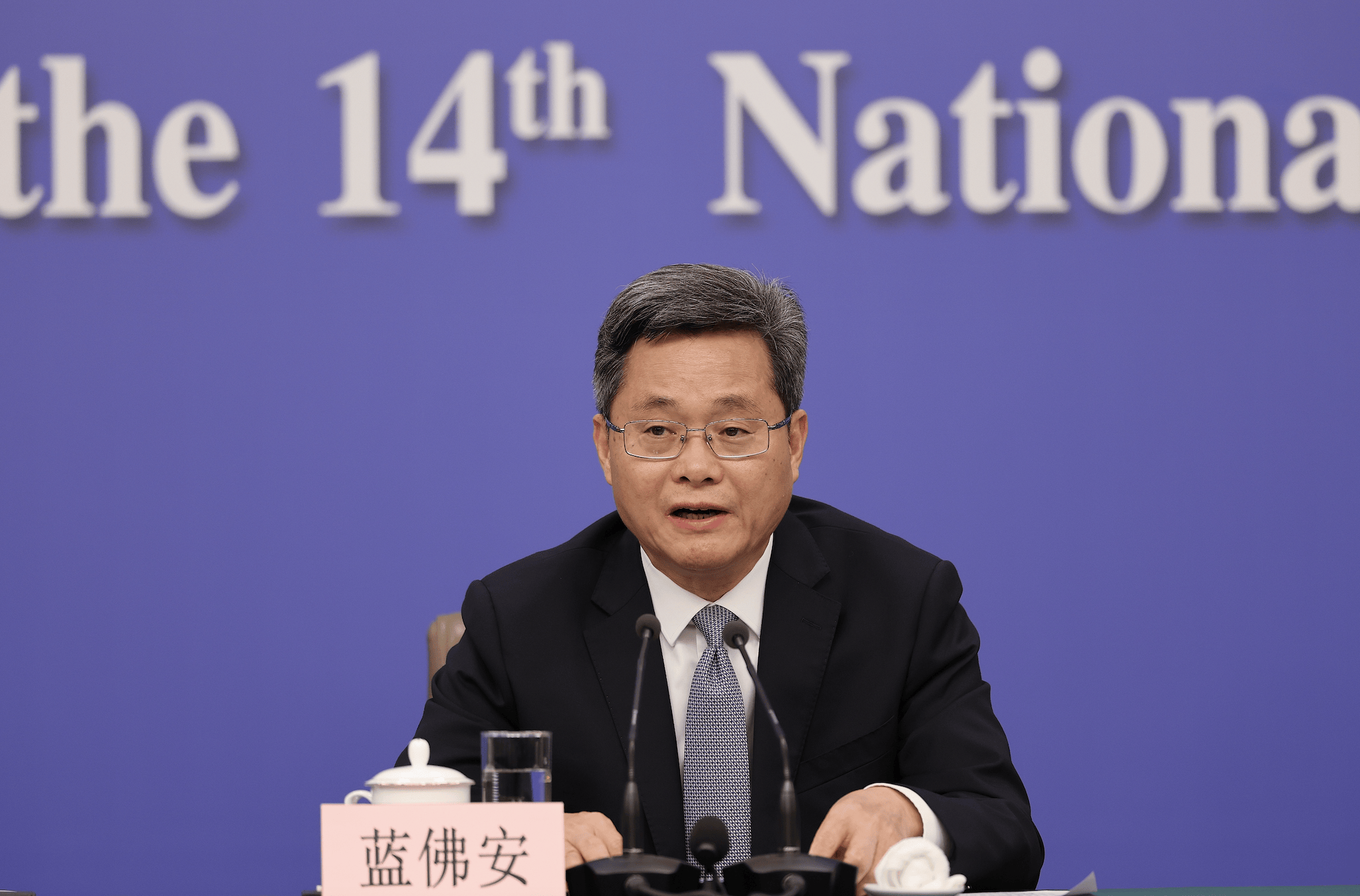 皇冠信用网网址
_中央本级“三公”经费压减7%以上皇冠信用网网址
!财政部部长谈党政机关过紧日子