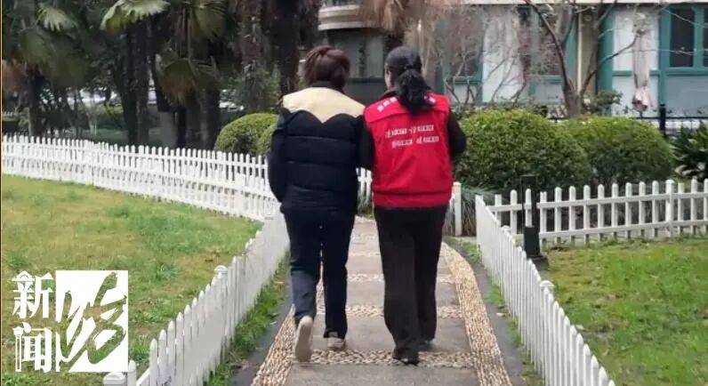 皇冠信用网要押金吗  _84岁高工母亲和53岁未婚硕士女儿双双失智皇冠信用网要押金吗  ！保姆撑不下去了……