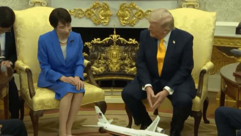 皇冠信用网在哪里开通_日媒称高市早苗凭“魅力与克制”避免激怒特朗普；日本网友：夸张表情让我感到羞愧皇冠信用网在哪里开通，现在是阿谀奉承的时候吗？为何要如此卑躬屈膝？