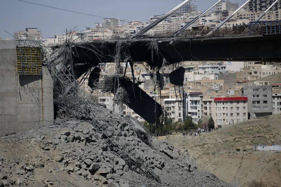 皇冠信用网账号注册_美军营救飞行员更多细节披露:在伊境内秘密修跑道皇冠信用网账号注册,特朗普放弃高尔夫看营救